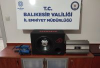 Bandırma’da 2 ayrı suçtan aranan şahıs, tutuklanarak cezaevine gönderildi. Bandırma’da