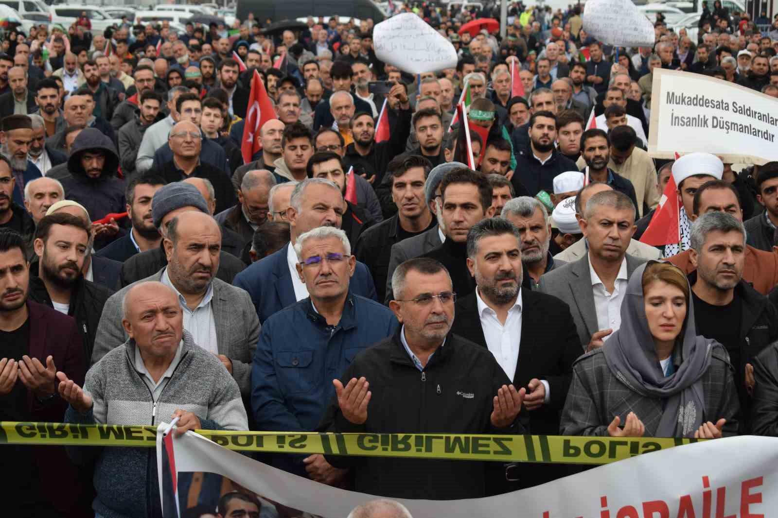 Malatya’da Filistin’e destek mitingi MALATYA’DA FİLİSTİN’E DESTEK MİTİNGİ