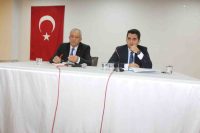 Manyas Kaymakamı Emre Yeşil, ilçeye atandıktan sonra ilk halk toplantısını