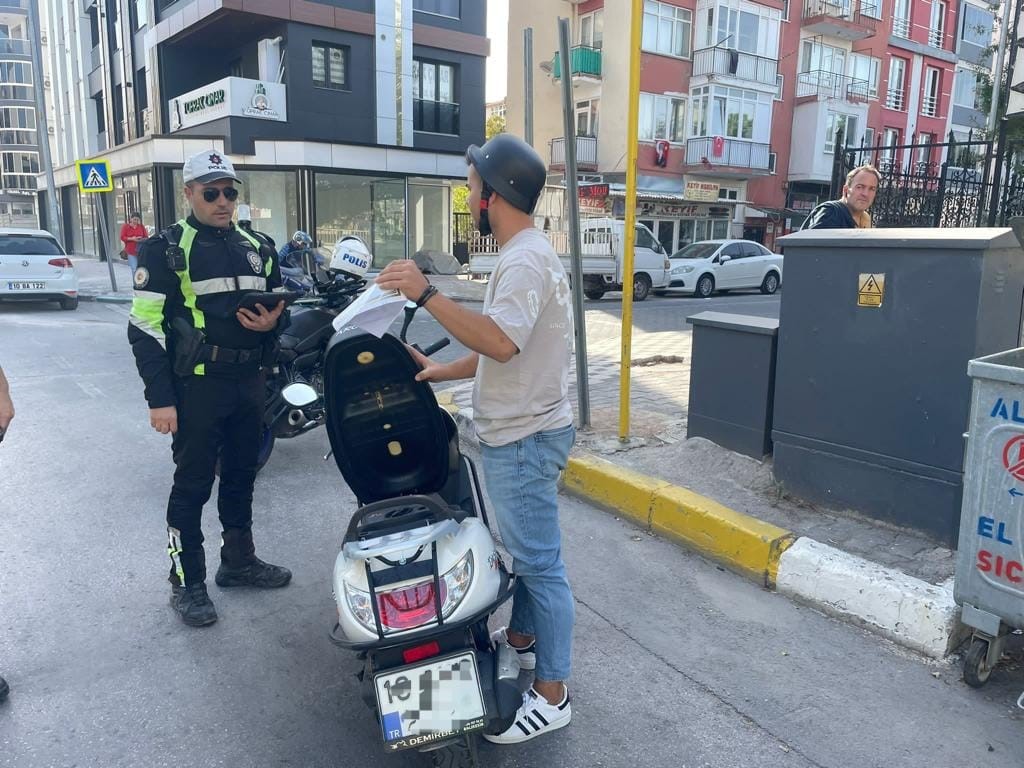 Balıkesir’de Trafik Şube Müdürlüğüne bağlı ekipler il genelinde Servis araçları