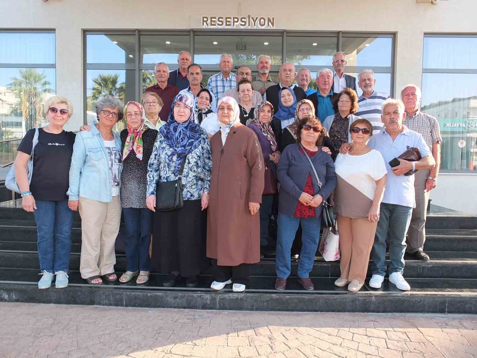 İSTANBUL SELİMİYE VETERİNER SAĞLIK TEKNİSYENLERİ MESLEK LİSESİ 1973 YILI MEZUNLARI