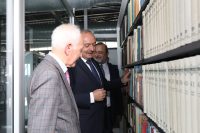 Bandırma Onyedi Eylül Üniversitesi Kütüphanesi’ne 5 bine yakın eser bağışlayan