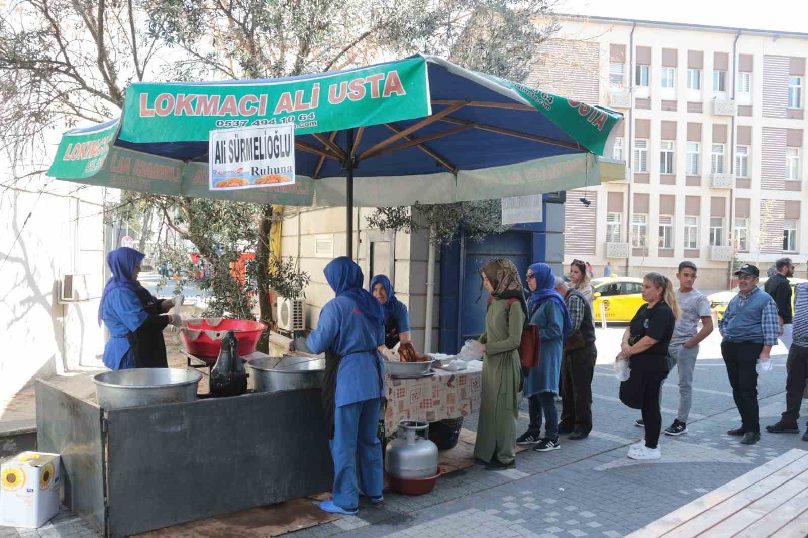 Rahmetli Gazeteci Ali Sürmelioğlu lokma hayrı ile anıldı RAHMETLİ GAZETECİ ALİ SÜRMELİOĞLU LOKMA HAYRI İLE ANILDI