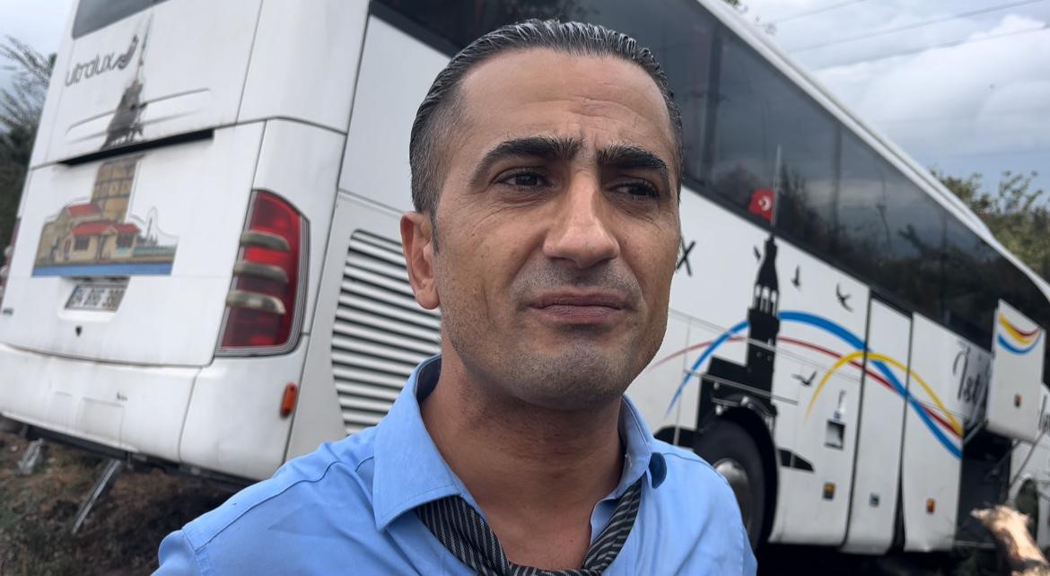 Şarampole uçan yolcu otobüsünün muavini: “Artık istifa ediyorum” KAZAYA KARIŞAN OTOBÜSÜN MUAVİNİ BARIŞ AKKUŞ, “YILLARDIR BU İŞİ YAPIYORUM.