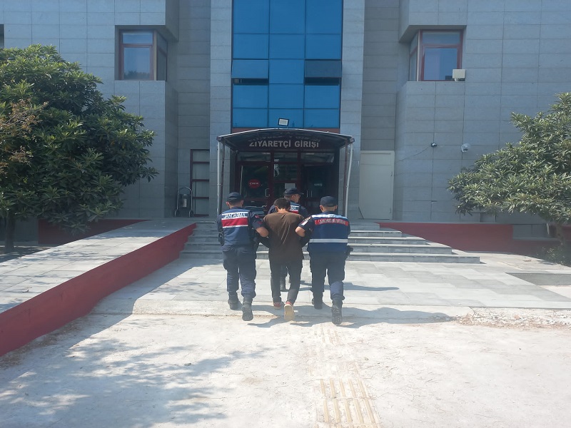 Balıkesir’in 4 ilçesinde sosyal medyadan terör örgütü propagandası yapan şahıslara