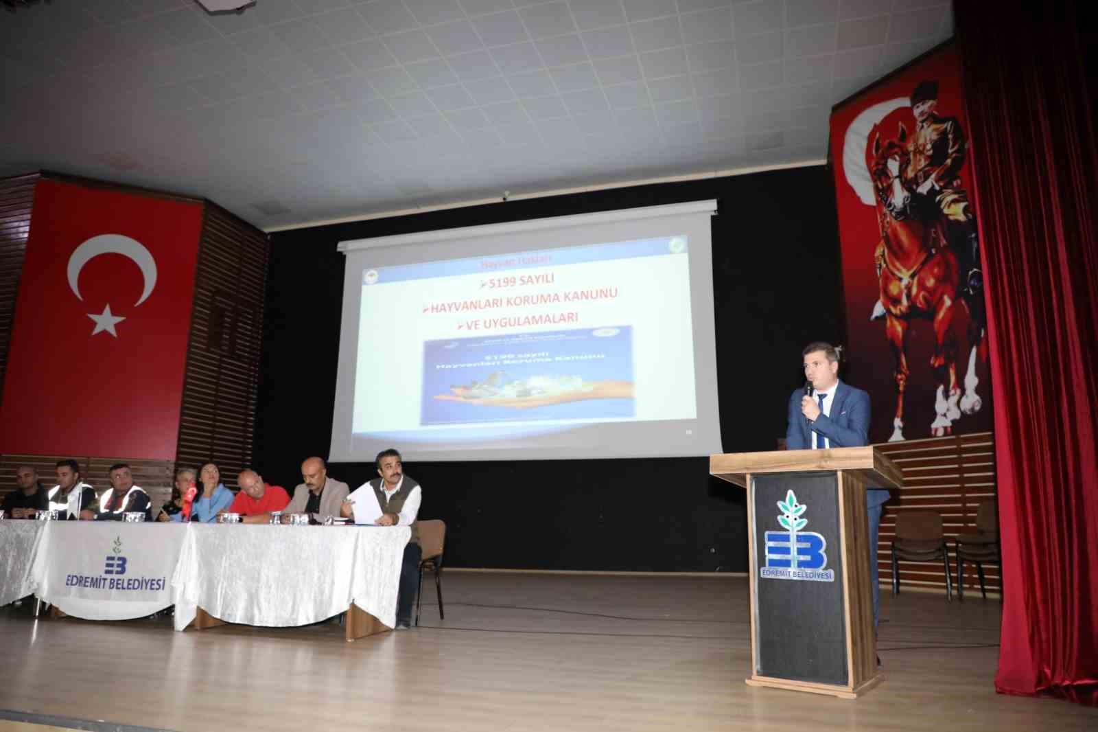Tayfun Canlı, “Can dostlarımızı unutmayalım” EDREMİT BELEDİYESİ, İLGİLİ KURUMLARDAN YETKİLİ KİŞİLERİN KATILIMIYLA 4 EKİM HAYVANLARI