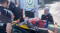BURSA’DA SEYİR HALİNDEKİ MOTOSİKLET KARŞI ŞERİTTEN HATALI DÖNÜŞ YAPAN OTOMOBİLİN