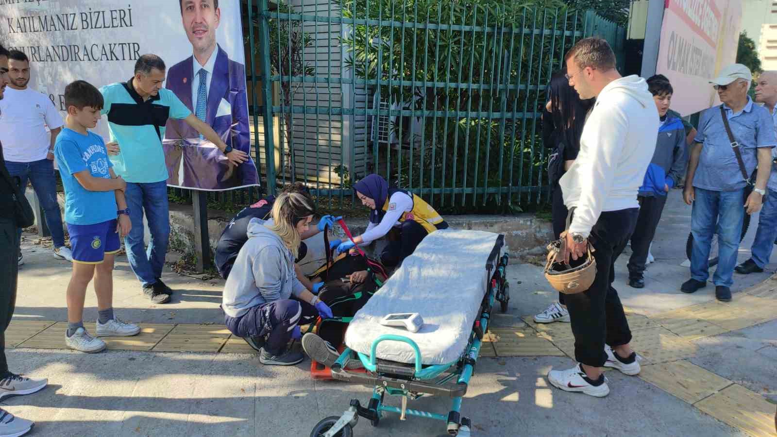 KOCAELİ’NİN İZMİT İLÇESİNDE TERS ŞERİTTEN CADDEYE GİREN MOTOSİKLETLİ KURYE İLE