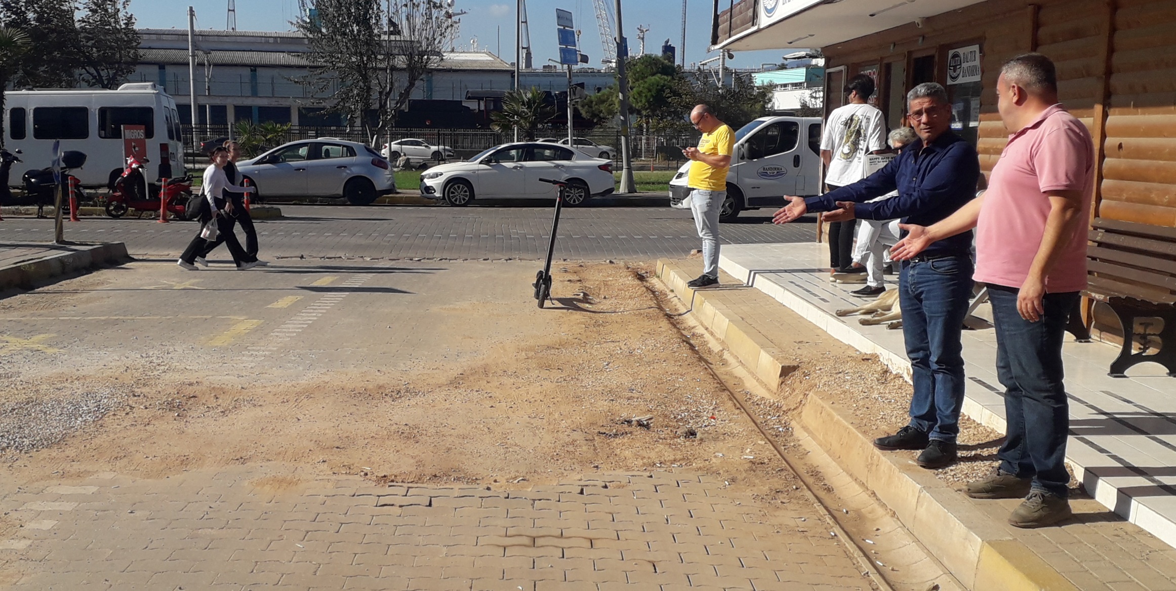 BASKİ’su ve kanalizasyon kazılarından sonra arkasına bakmadan gittikten sonra geriye