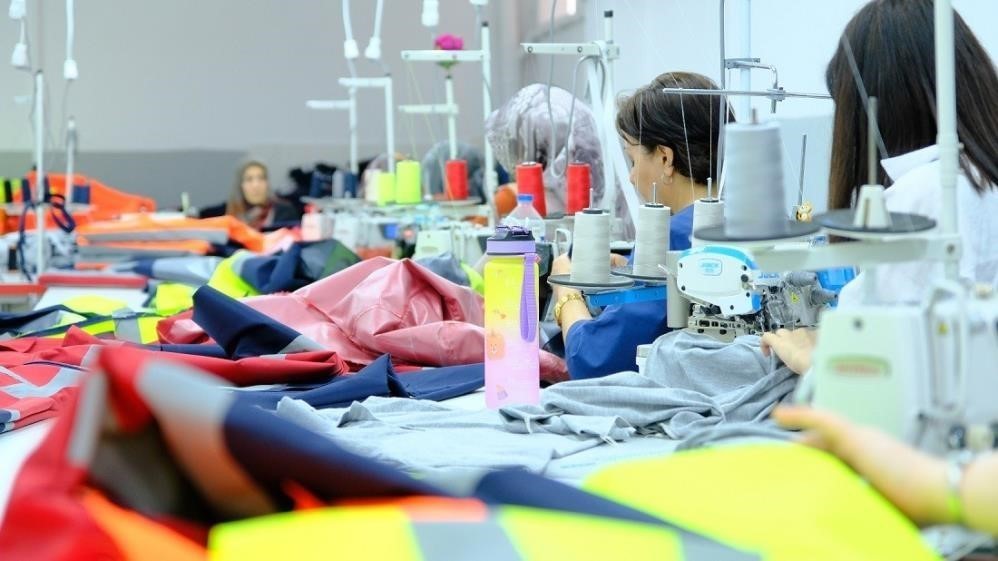 ÜCRETLİ ÇALIŞAN SAYISI 2023 AĞUSTOS AYINDA BİR ÖNCEKİ YILIN AYNI