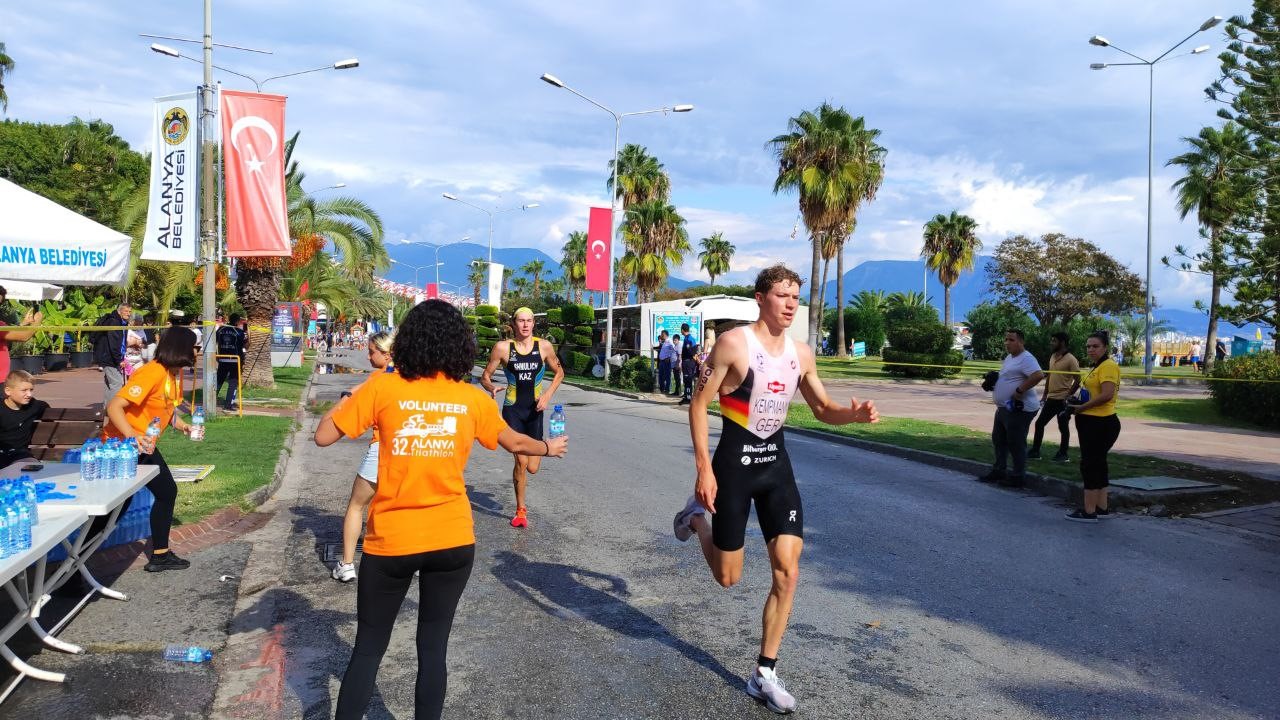 Uluslararası Alanya Triatlon Yarışları’nın 32.’si tamamlandı TÜRKİYE TRİATLON FEDERASYONU (TTF) İLE ALANYA BELEDİYESİNİN ORGANİZASYONUNDA DÜZENLENEN 32.