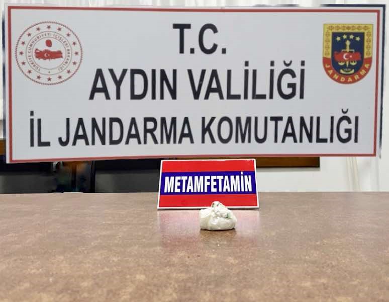 UYUŞTURUCU ETKİSİ ALTINDA ARAÇ KULLANDI, EHLİYETİNE EL KONULDU