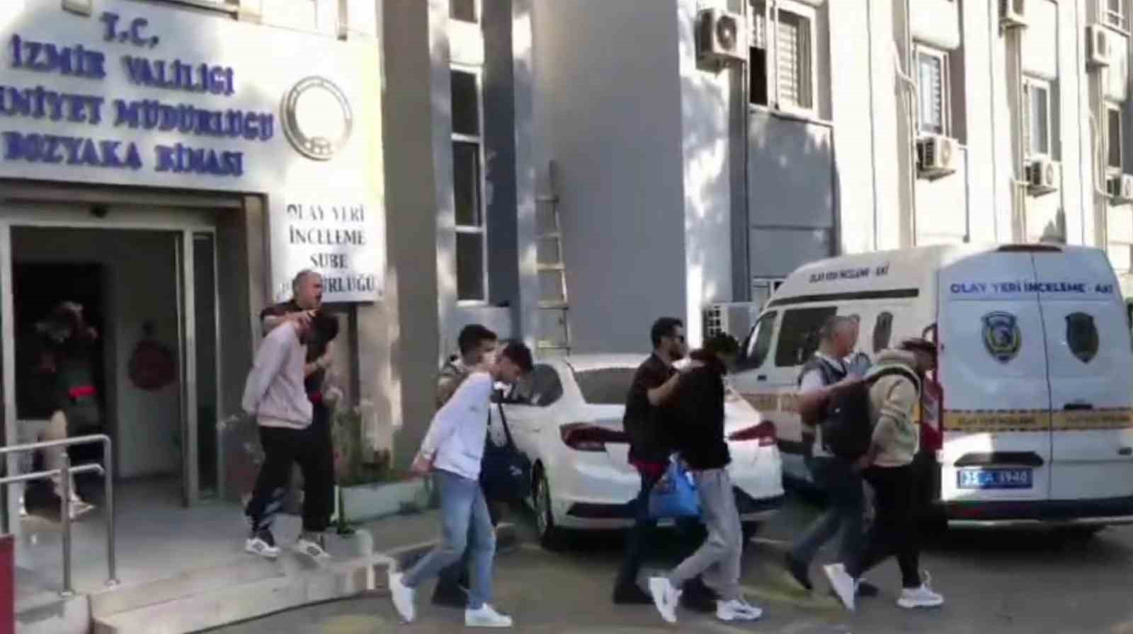 Uzlaştırmacı avukat taklidiyle dolandırıcılık yapan 22 şüpheli yakalandı VATANDAŞLARA, YAŞI KÜÇÜK KIZ ÇOCUKLARI İLE SOSYAL MEDYA ÜZERİNDEN SOHBET