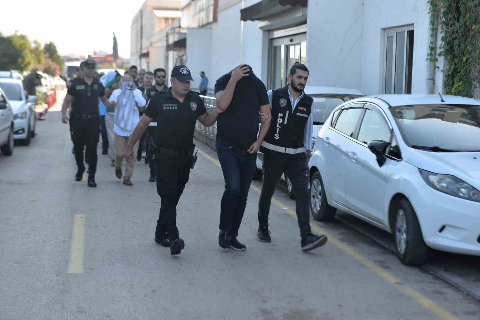 “Zeytinin kilosu 8 bin lira” ADANA’DA SEYHAN VE ÇUKUROVA BELEDİYELERİNE YÖNELİK DÜZENLENEN RÜŞVET VE