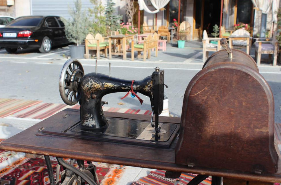 Kayseri’de Talas Belediyesi tarafından kurulan Antika Pazarı’nda satışa sunulan 130