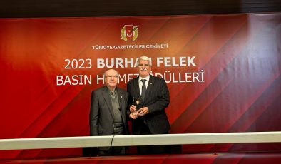 Önder Balıkçı Burhan Felek Hizmet Ödülü’nü aldı
