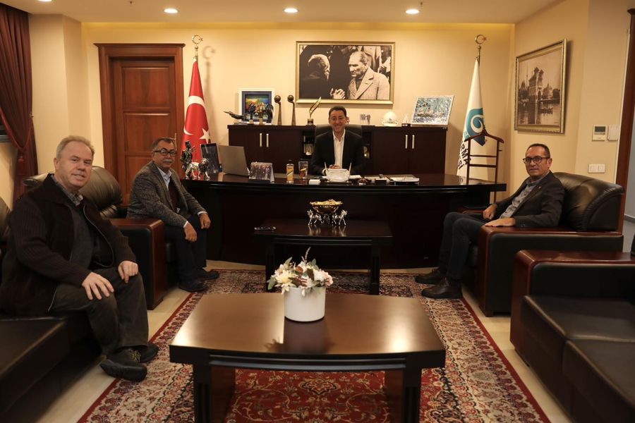 DİSK Emekli Sen temsilcileri, Bandırma Belediye Başkanı Av. Tolga Tosun’u