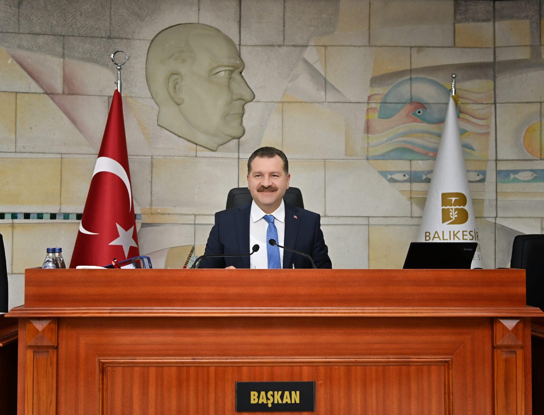 Balıkesir Büyükşehir Belediye Başkanı Yücel Yılmaz, su konusunda Balıkesirlilere müjdeler