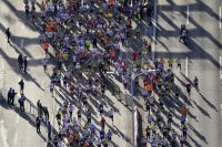  İstanbul Büyükşehir Belediyesi iştiraki Spor İstanbul tarafından düzenlenen, 45. İstanbul Maratonu başladı.‘Dünyanın kıtalararası koşulan tek maratonu’ unvanını