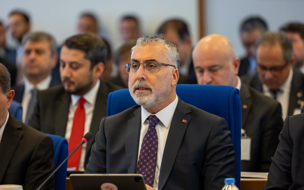Çalışma ve Sosyal Güvenlik Bakanı Vedat Işıkhan, “Asgari ücrette bizim