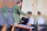Beylikdüzü Birlik Sanayi Mesleki Eğitim Merkezi Lisesi’nde öğrencisine kitapla acımasızca