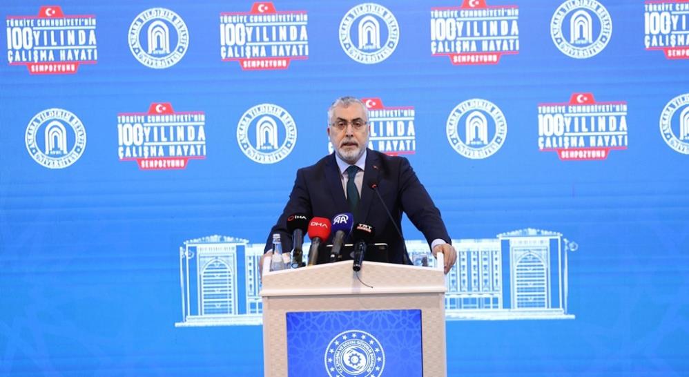 “Emeklilerimizin yüzünü daha da güldürecek yeni adımlarla tüm vatandaşlarımızı refaha ortak edeceğiz” Çalışma ve Sosyal Güvenlik Bakanı Vedat Işıkhan, “Emeklilerimizin yüzünü daha