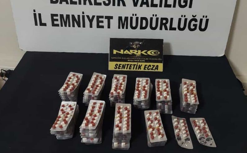 Altıeylül’de Narkotik Şube Müdürlüğüne bağlı ekiplere gelen ihbar üzerine açık