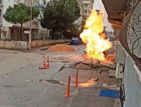 Bursa’da doğalgaz borusu patladı, korku dolu anlar yaşandı