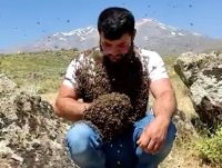 Batman’da “arı adam” olarak gündeme gelen bal üreticisi Mehmet Hadi
