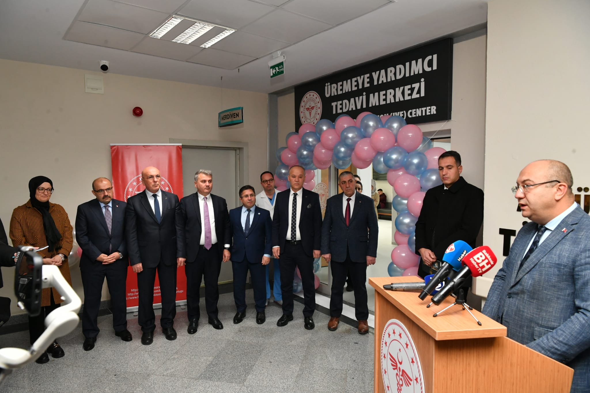 Vali İsmail Ustaoğlu, Atatürk Şehir Hastanesi bünyesinde kurulan Üremeye Yardımcı