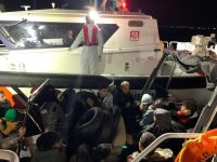 Ayvalık’ta, yasa dışı yollarla Yunanistan’ın Midilli Adası’na gitmek isteyen 24