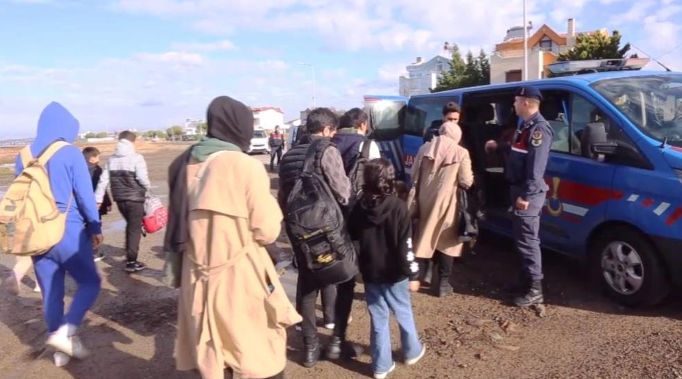 Ayvalık’ta, yasa dışı yollarla Yunanistan’ın Midilli Adası’na gitmek isteyen Afganistan