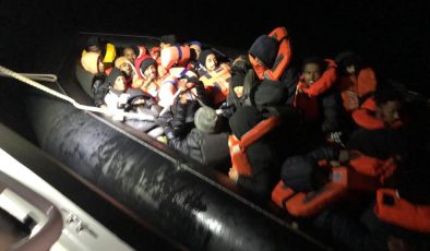 Ayvalık’ta botları patlatılan 47 göçmen Sahil Güvenlik ekiplerince kurtarıldı