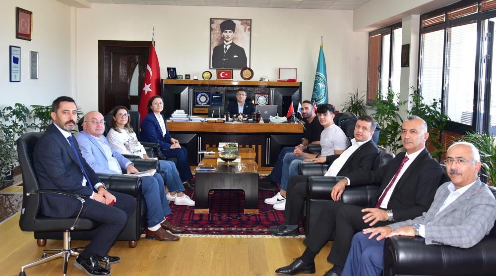 Balıkesir Üniversitesi Rektörü Prof. Dr. Yücel Oğurlu, üniversite bünyesinde öğrenim