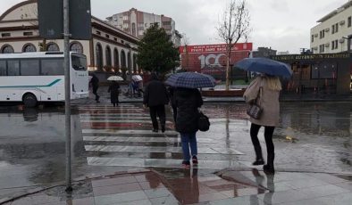 Balıkesir güne yağmur ile uyandı