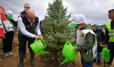 Balıkesir’de fidanlar dikildi