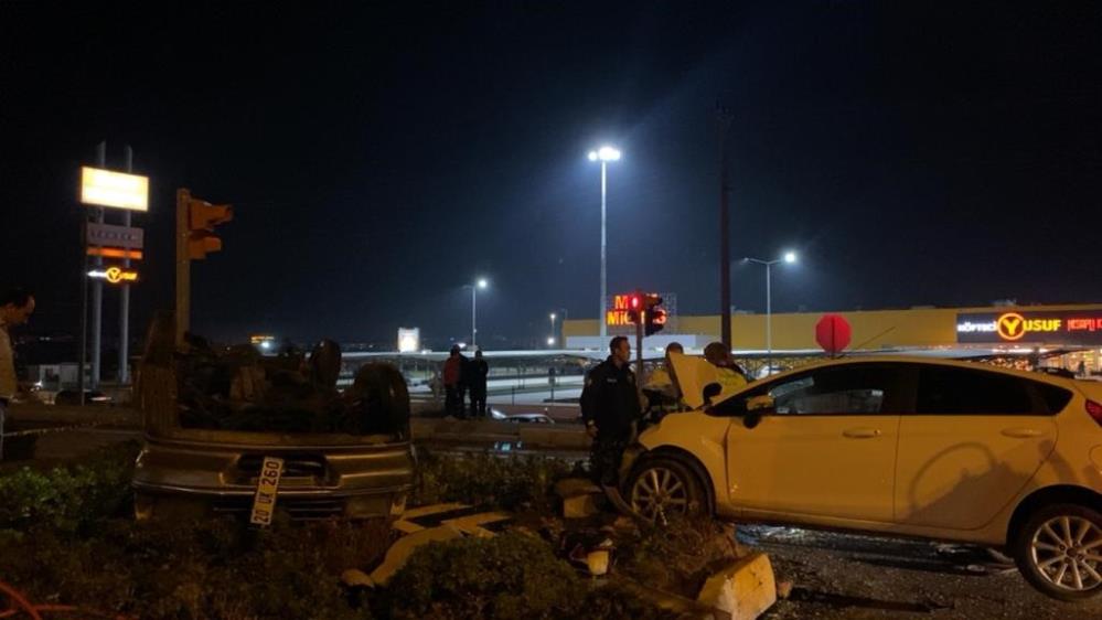 Burhaniye ilçesi Çanakkale-İzmir karayolunda meydana gelen trafik kazasında 1 kişi