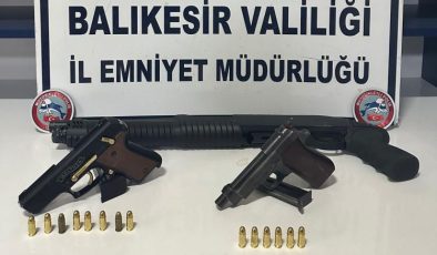 Balıkesir’de polis 11 aranan şahsı yakaladı
