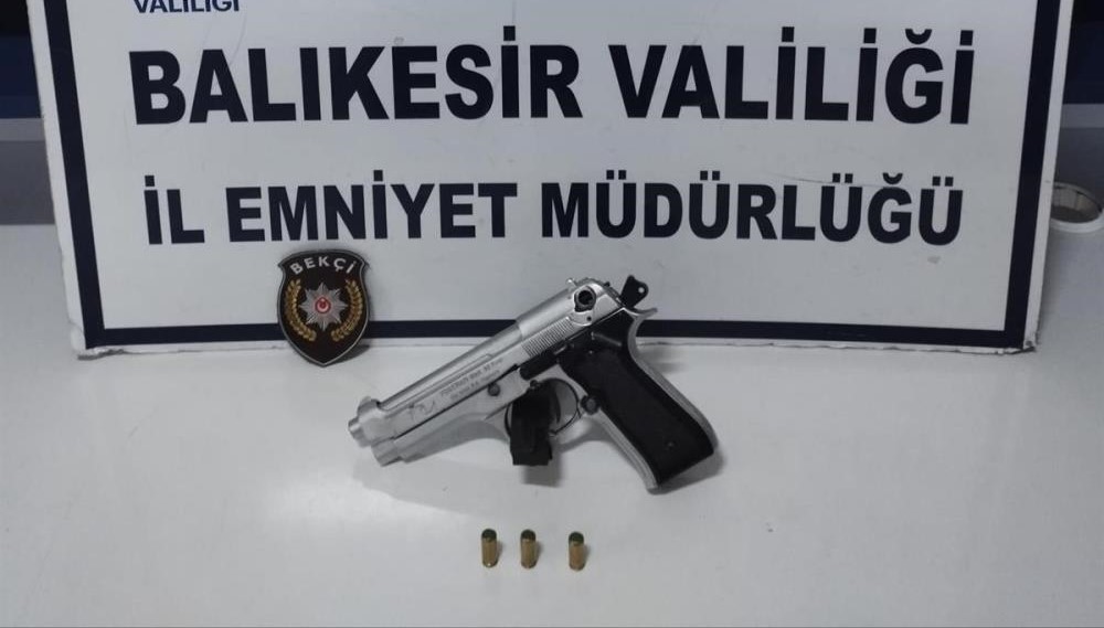 Balıkesir’de polis ekipleri merkez ilçeler Karesi ve Altıeylül’de yaptıkları asayiş