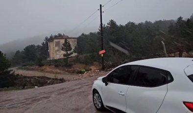 Sındırgı’ya mevsimin ilk karı yağdı