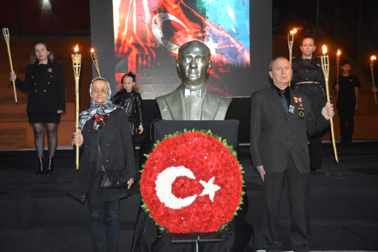 Bandırma’da 24 saatlik Ata nöbeti Bandırma Amerikan Kültür Koleji 10 Kasım dolayısıyla “Atamızı anma ve