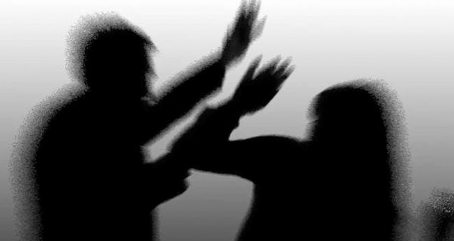 Çınarlı Mahallesi’nde dün akşam saatlerinde N.G. isimli şahıs tartıştığı kız