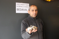 Sivas’ta madeni para sıkıntısı yaşanan bir fırında iş yerinin camlarına,