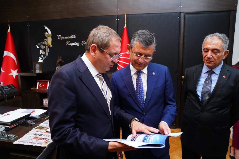 Ayvalık Belediye Başkanı Mesut Ergin, CHP Genel Başkanı Özgür Özel’i