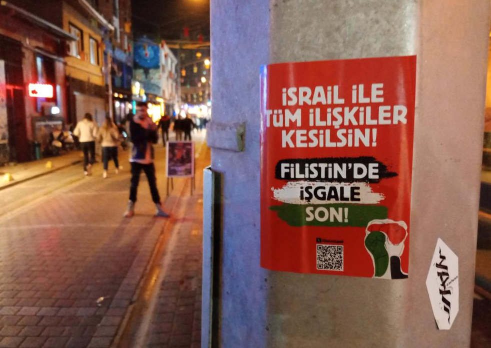 Eskişehir’in merkezi noktalarına, İsrail markaları ve ona destek verdiği belirtilen