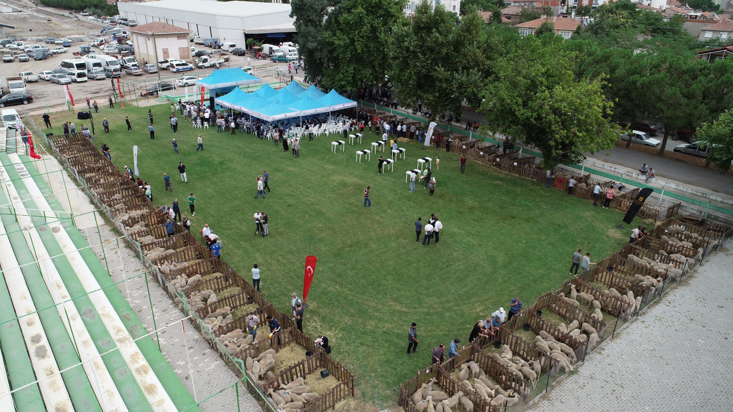 “Balıkesir Büyükşehir Belediyesi, Kepsut’ta Tarım ve Hayvancılık Alanında Çiftçilere Özel