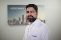 &nbsp;Endokrinoloji ve Metabolizma Hastalıkları Uzmanı Doç. Dr. Feyzi Gökosmanoğlu, çocukluk