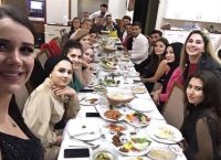Dilan Polat’ın “Şampiyonlar Ligi” adıyla paylaştığı fotoğrafta yer alan fenomenler