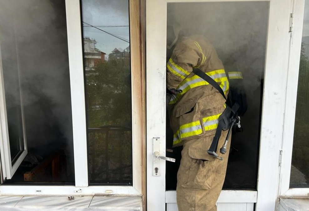 Erdek’te Zeytinli ve Ocaklar mahallelerinde çıkan yangınlar söndürüldü. Erdek Zeytinli