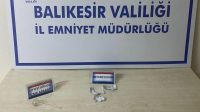 Erdek’te şüphelenilen 2 kişinin aramasında üzerlerinde uyuşturucu madde bulundu. Şahıslara